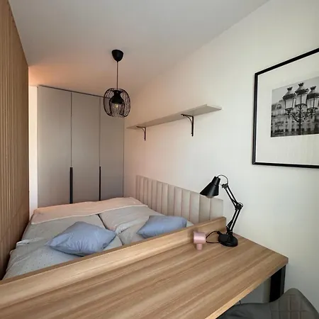 Elegant With Garage Parking Daire Banská Bystrica