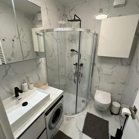 Elegant With Garage Parking *