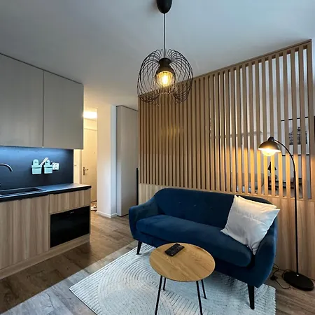 Daire Elegant With Garage Parking Banská Bystrica